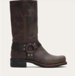 Anmutige orthopädische Stiefel für einen modernen Look