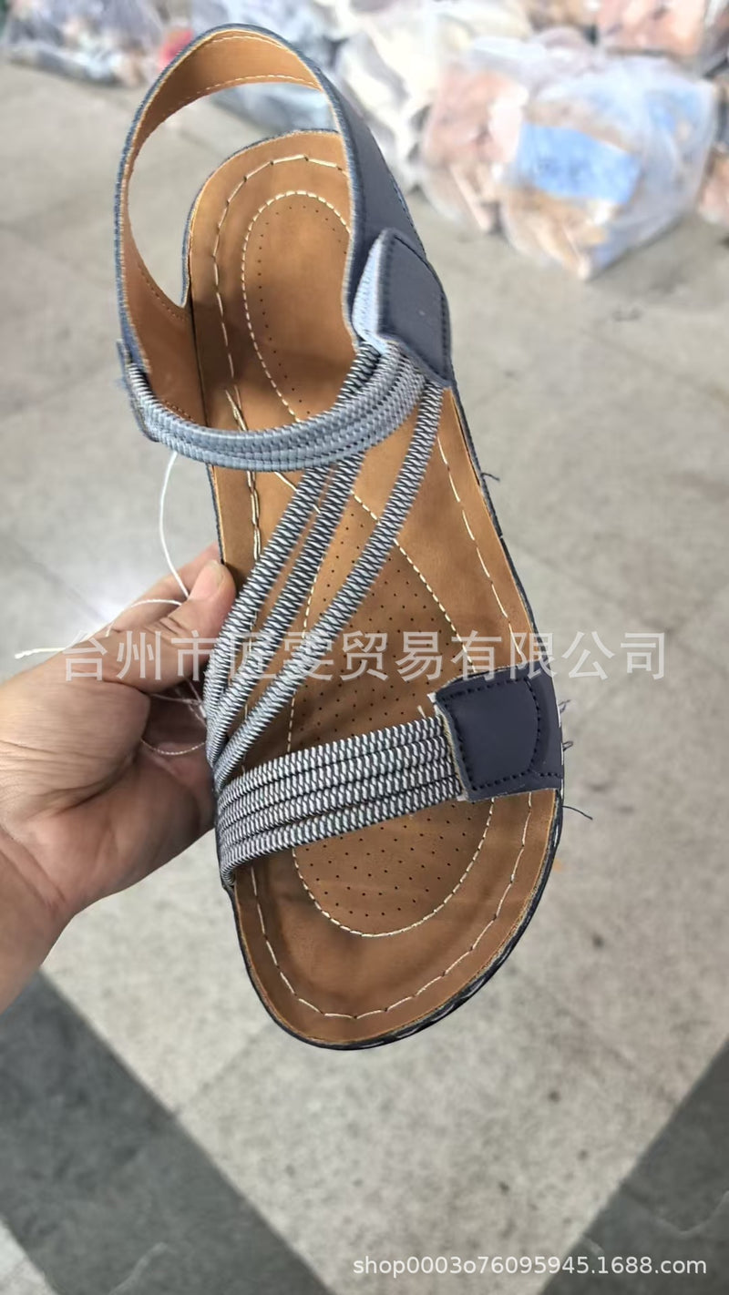 Anmutige Orthopädische Sandalen für modernen Look