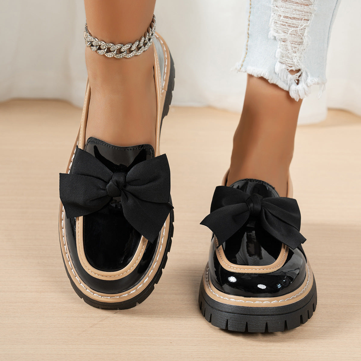 Klassische Orthopädische Schuhe mit zeitlosem Stil