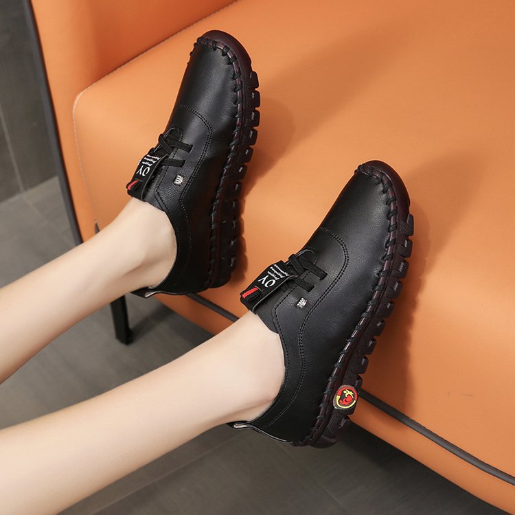Klassische Orthopädische Schuhe mit zeitlosem Stil