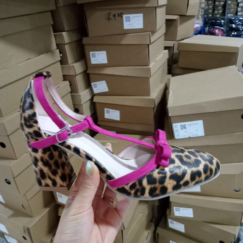 Klassische Orthopädische Schuhe mit zeitlosem Stil