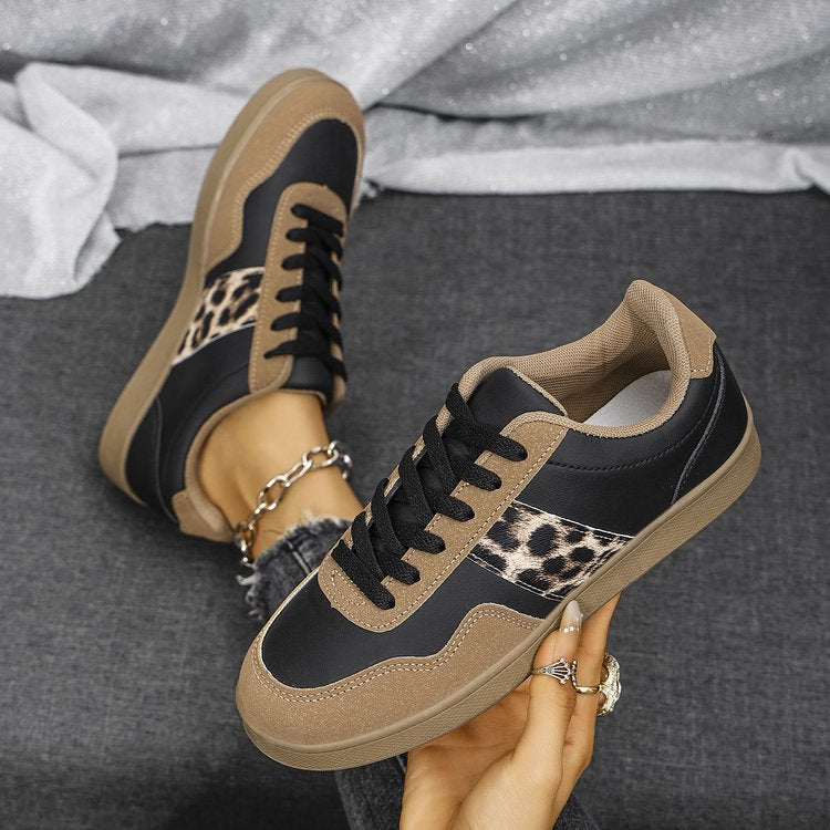 Klassische Orthopädische Schuhe mit zeitlosem Stil