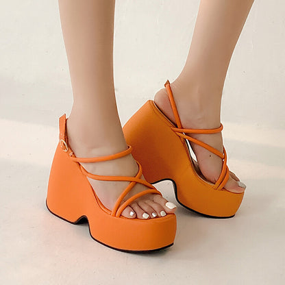 Anmutige Orthopädische Sandalen für modernen Look