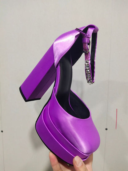 Klassische Orthopädische Sandalen mit zeitlosem Stil