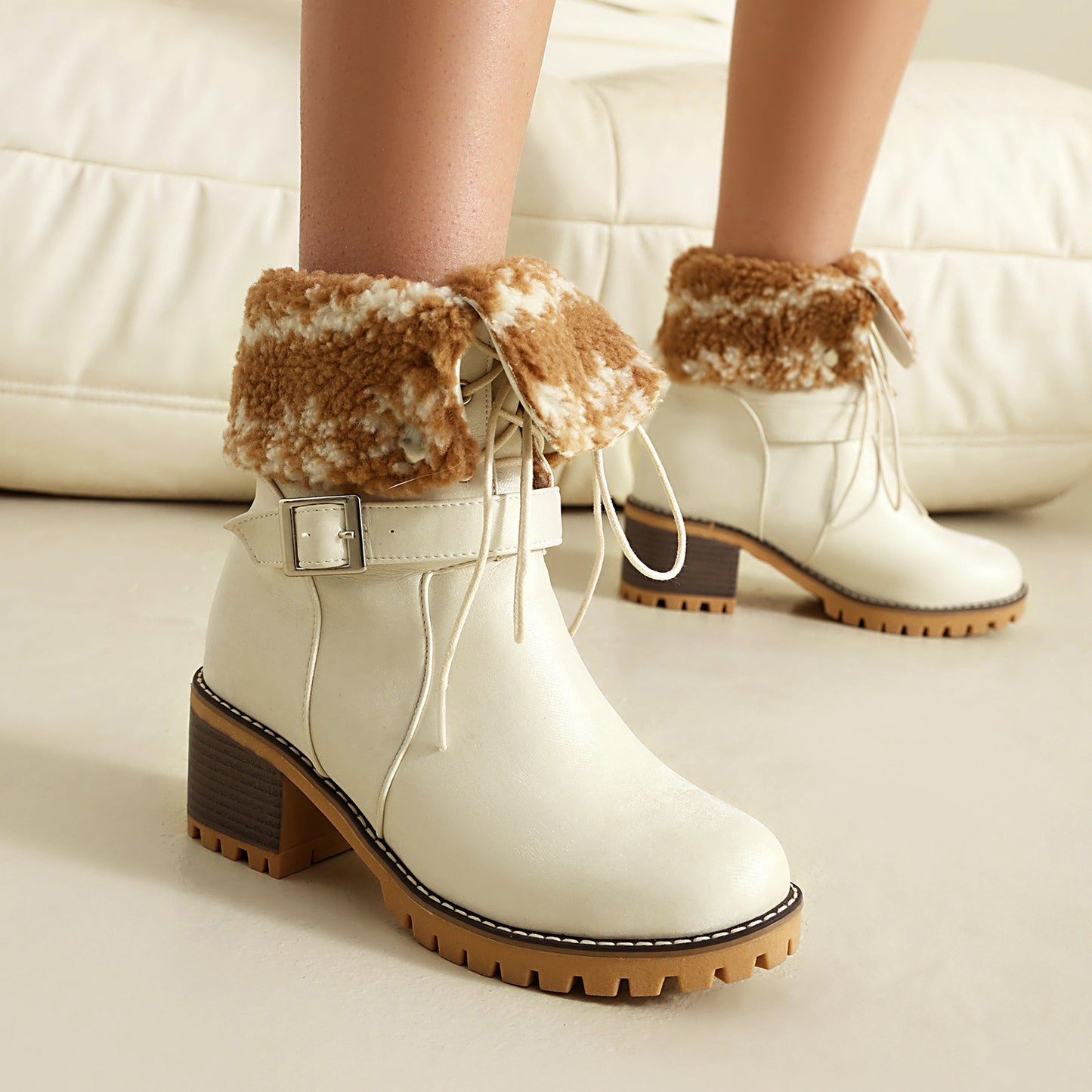 Anmutige Orthopädische Stiefel für modernen Look