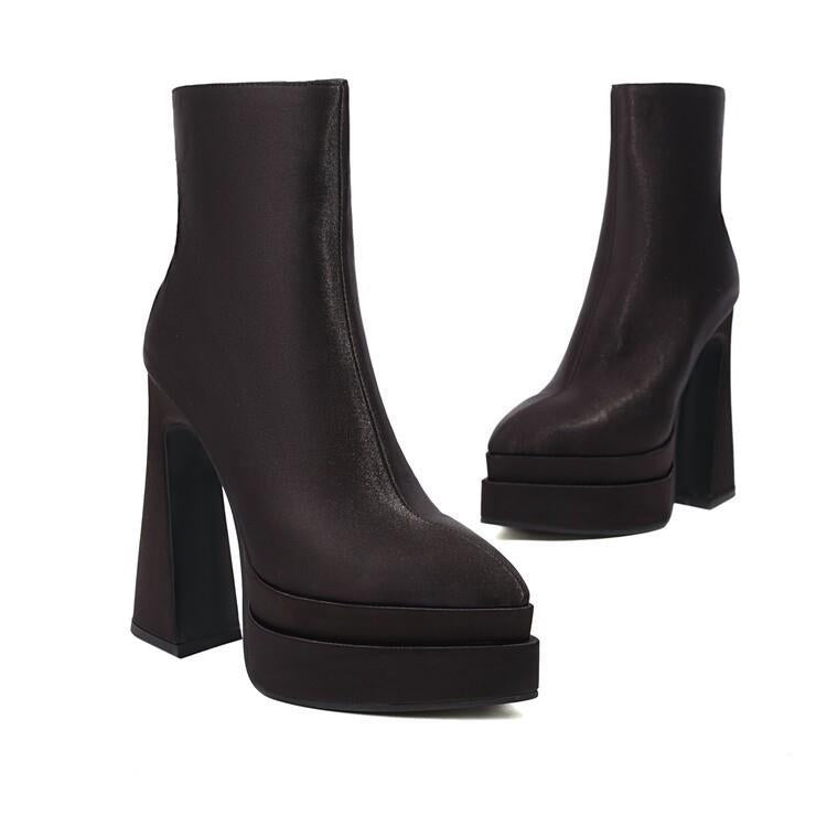 Schicke Orthopädische Stiefel mit einzigartigem Design