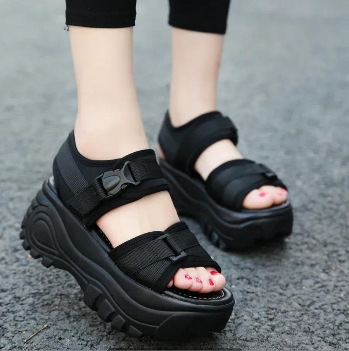 Klassische Orthopädische Sandalen mit zeitlosem Stil