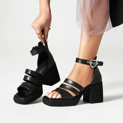 Anmutige Orthopädische Sandalen für modernen Look