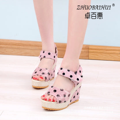 Klassische Orthopädische Sandalen mit zeitlosem Stil