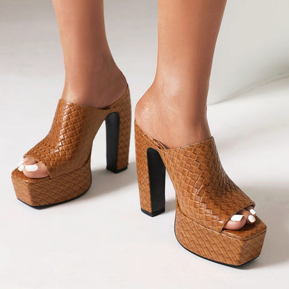 Anmutige Orthopädische Sandalen für modernen Look