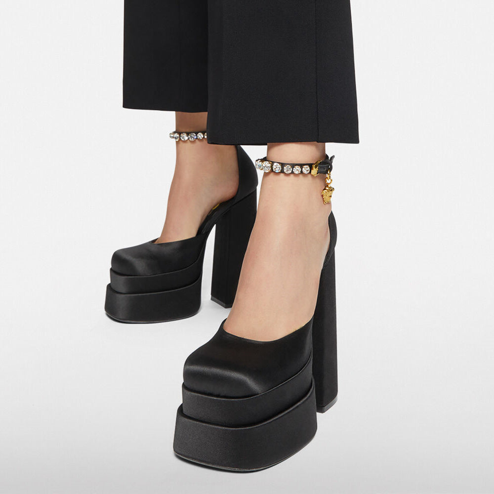 Wunderschön gefertigte Orthopädische Sandalen