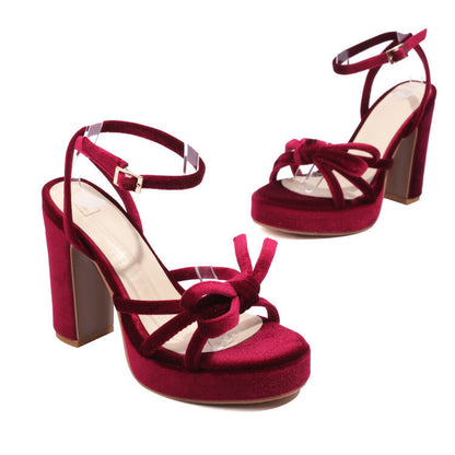 Anmutige Orthopädische Sandalen für modernen Look