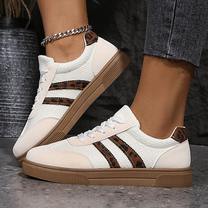 Klassische Orthopädische Schuhe mit zeitlosem Stil