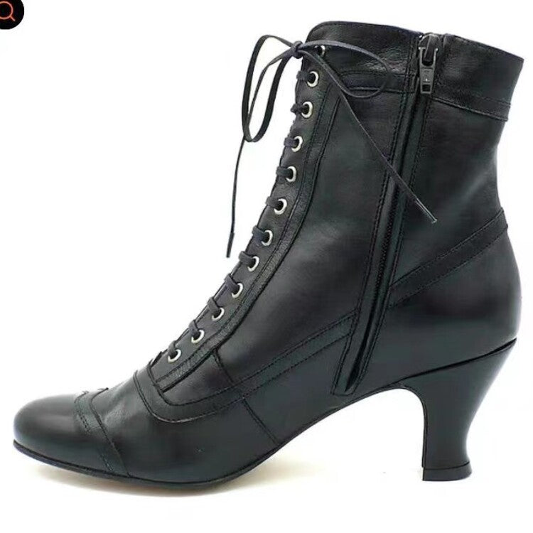 Klassische Orthopädische Stiefel mit zeitlosem Stil