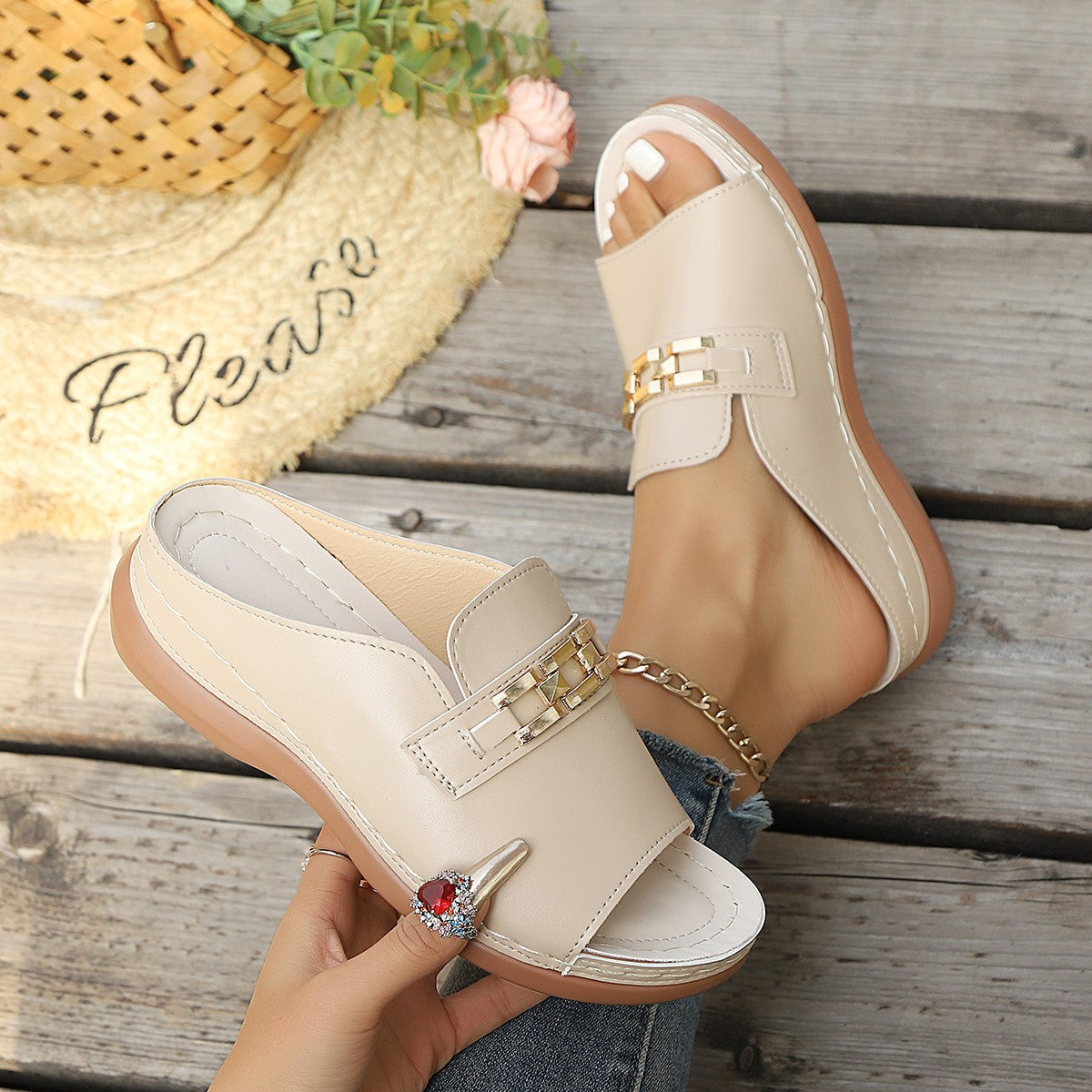 Anmutige Orthopädische Sandalen für modernen Look