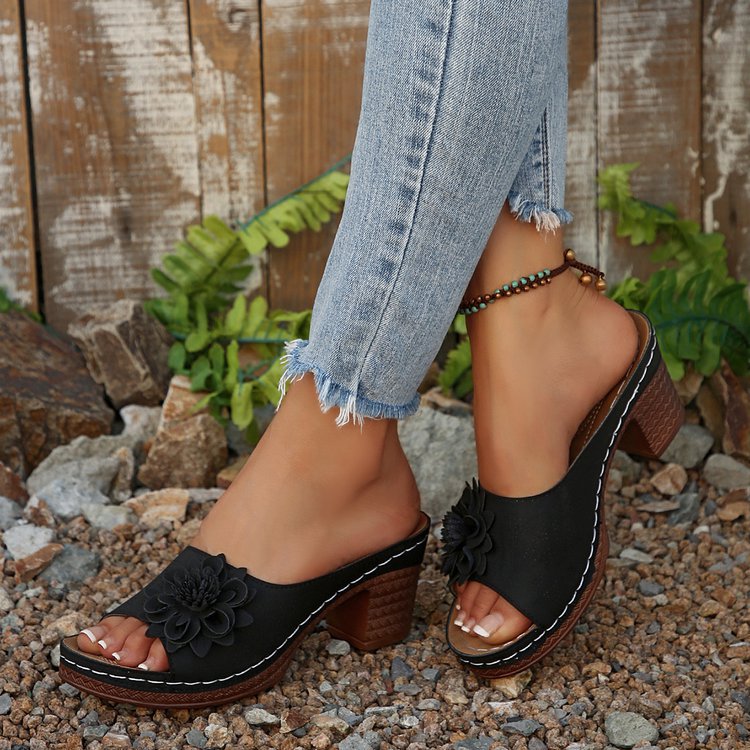 Anmutige Orthopädische Sandalen für modernen Look