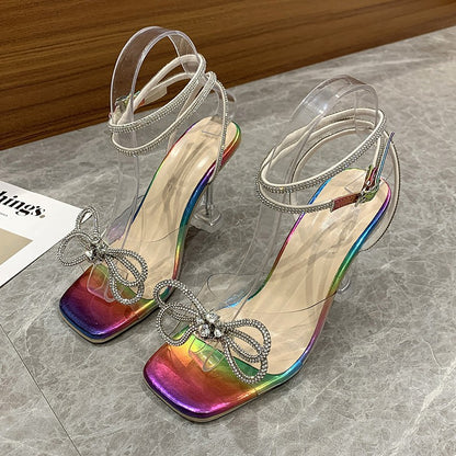 Anmutige Orthopädische Sandalen für modernen Look