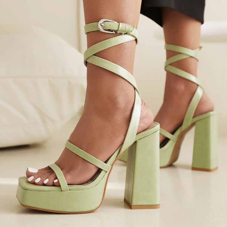 Wunderschön gefertigte Orthopädische Sandalen