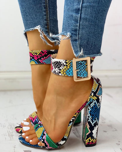 Klassische Orthopädische Sandalen mit zeitlosem Stil