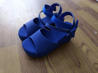 Anmutige Orthopädische Sandalen für modernen Look