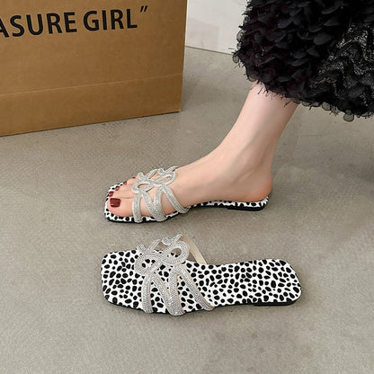 Anmutige Orthopädische Sandalen für modernen Look