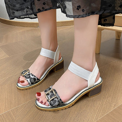 Schicke Orthopädische Sandalen mit einzigartigem Design