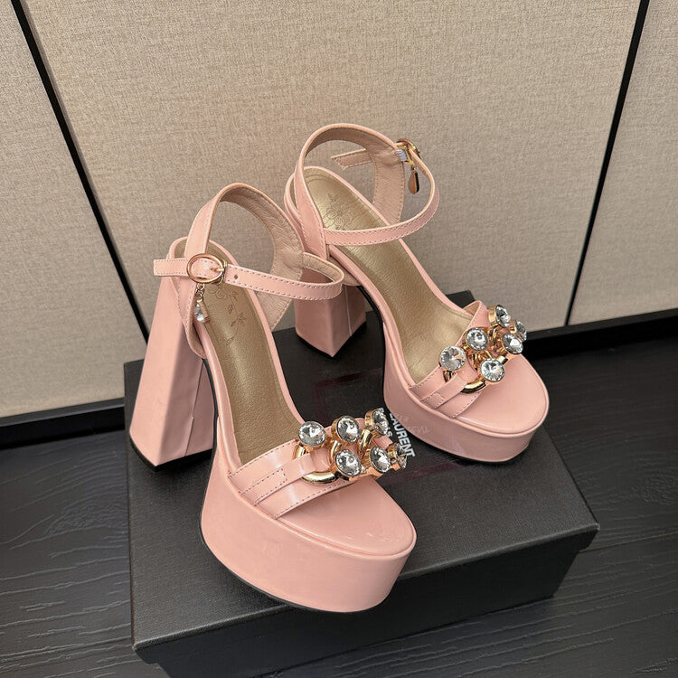 Klassische Orthopädische Sandalen mit zeitlosem Stil