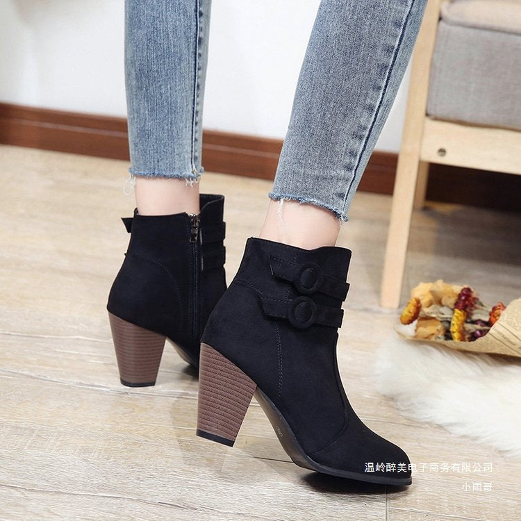 Schicke Orthopädische Stiefel mit einzigartigem Design