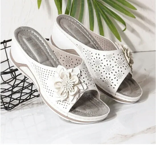 Klassische Orthopädische Sandalen mit zeitlosem Stil