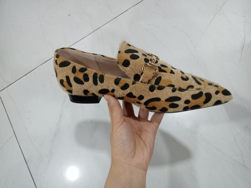Klassische Orthopädische Schuhe mit zeitlosem Stil