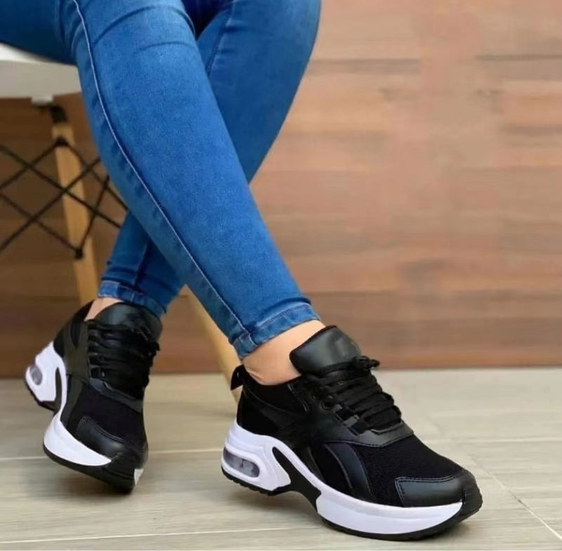 Klassische Orthopädische Schuhe mit zeitlosem Stil