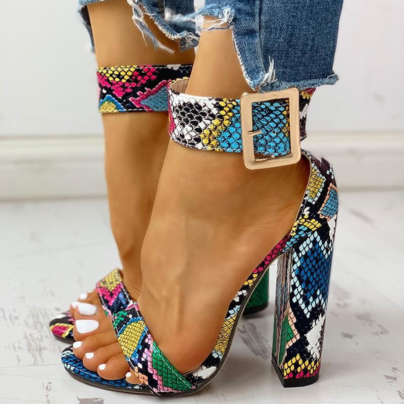 Klassische Orthopädische Sandalen mit zeitlosem Stil