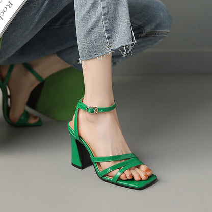 Schicke Orthopädische Sandalen mit einzigartigem Design