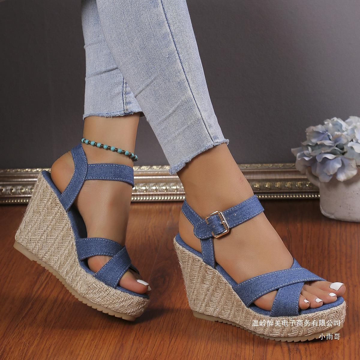 Schicke Orthopädische Sandalen mit einzigartigem Design