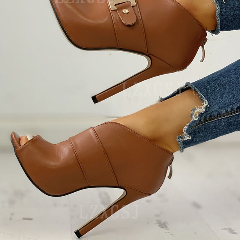 Klassische Orthopädische Sandalen mit zeitlosem Stil