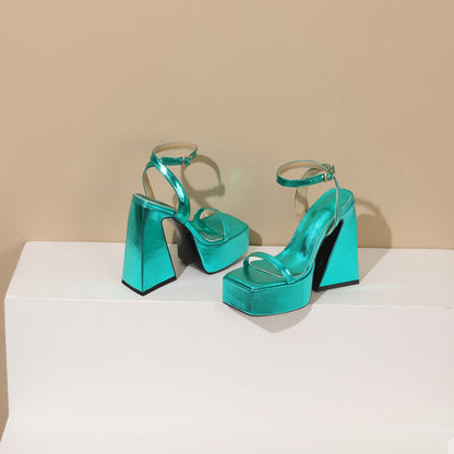 Anmutige Orthopädische Sandalen für modernen Look