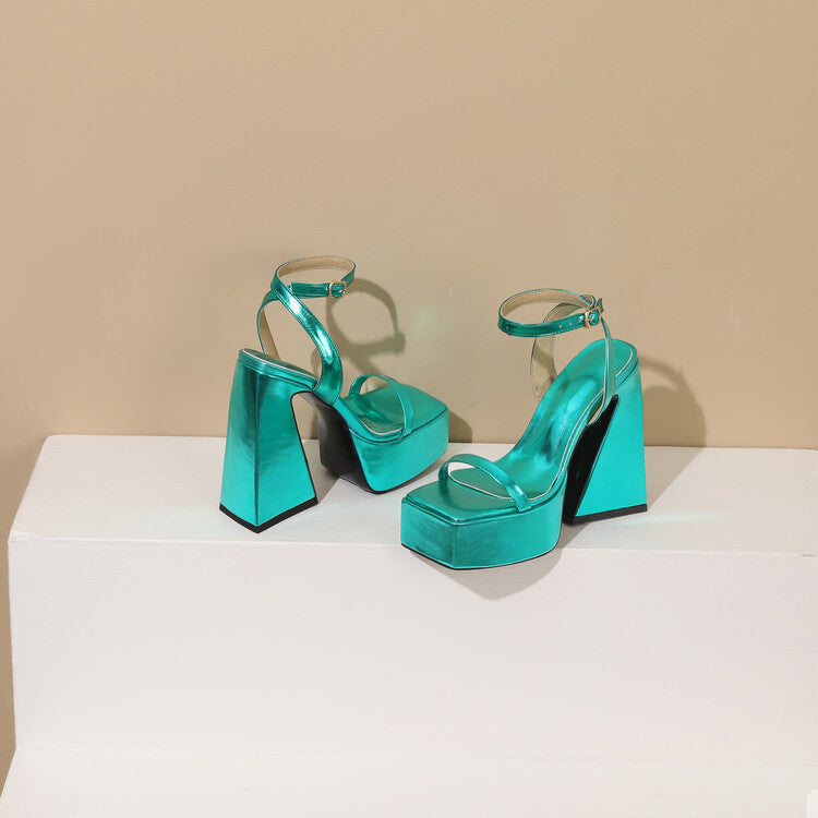 Anmutige Orthopädische Sandalen für modernen Look