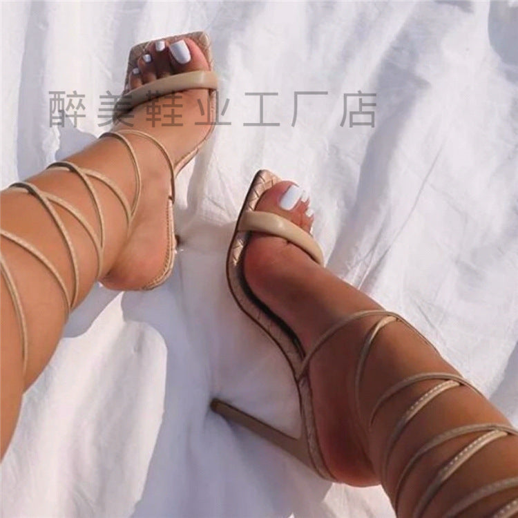 Anmutige Orthopädische Sandalen für modernen Look