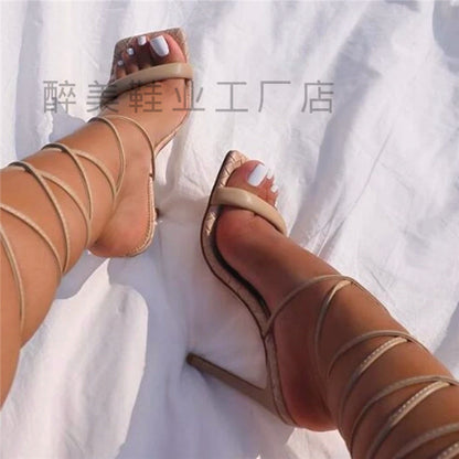 Anmutige Orthopädische Sandalen für modernen Look