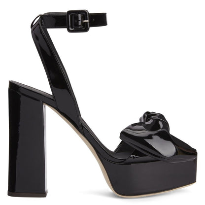 Anmutige Orthopädische Sandalen für modernen Look