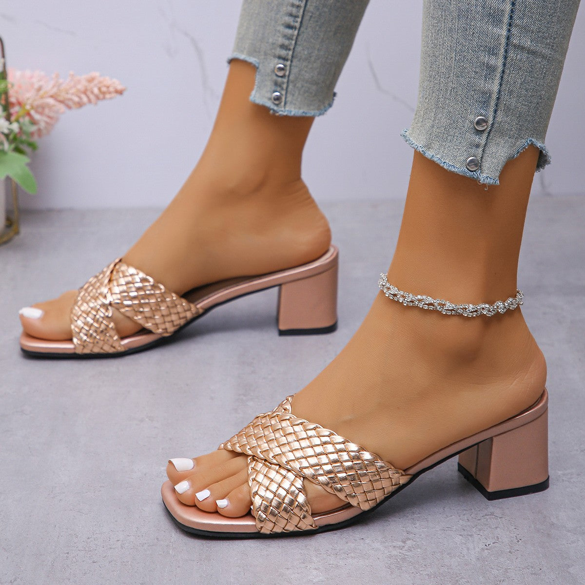 Schicke Orthopädische Sandalen mit einzigartigem Design