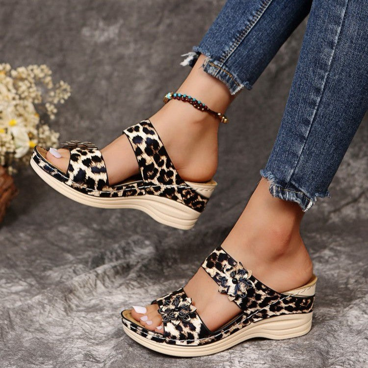 Klassische Orthopädische Schuhe mit zeitlosem Stil