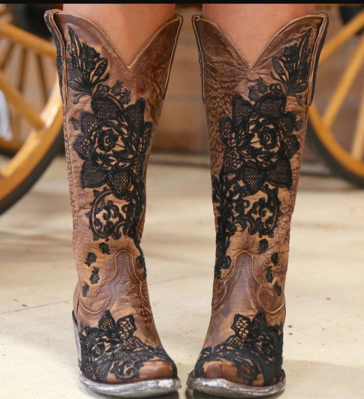 Anmutige Orthopädische Stiefel für modernen Look