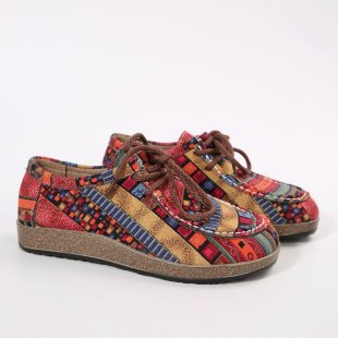 Klassische Orthopädische Schuhe mit zeitlosem Stil