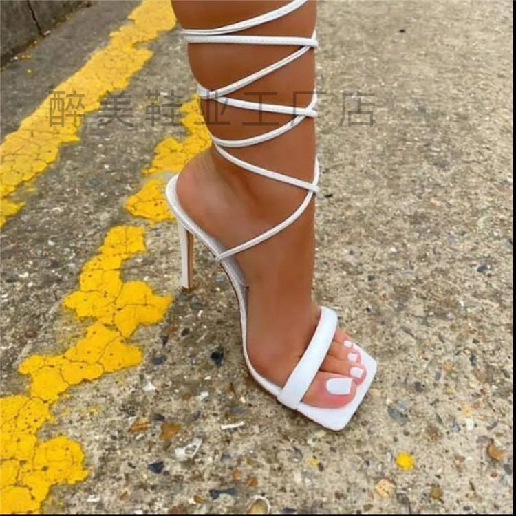 Anmutige Orthopädische Sandalen für modernen Look