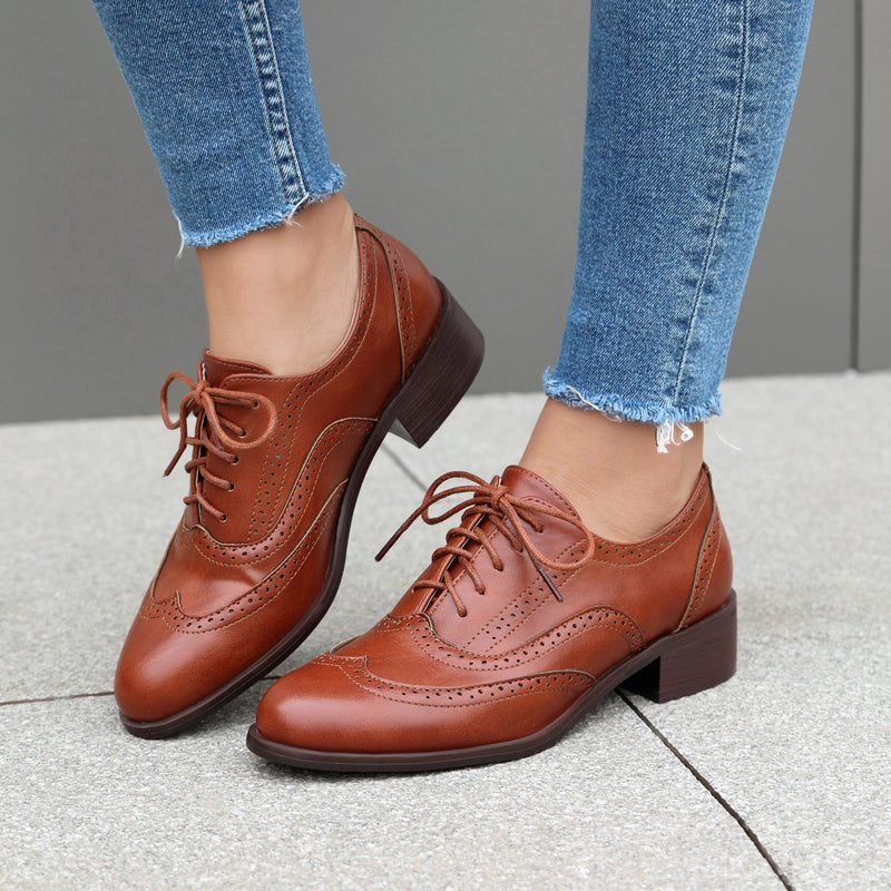 Klassische Orthopädische Schuhe mit zeitlosem Stil