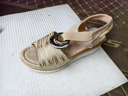 Anmutige Orthopädische Sandalen für modernen Look