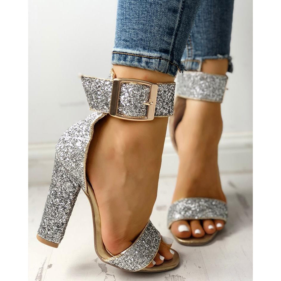 Anmutige Orthopädische Sandalen für modernen Look