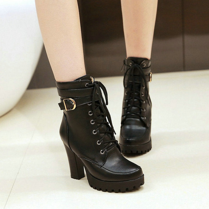 Anmutige Orthopädische Stiefel für modernen Look