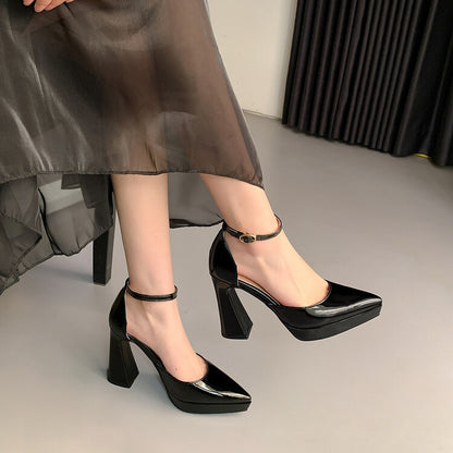Klassische Orthopädische Schuhe mit zeitlosem Stil